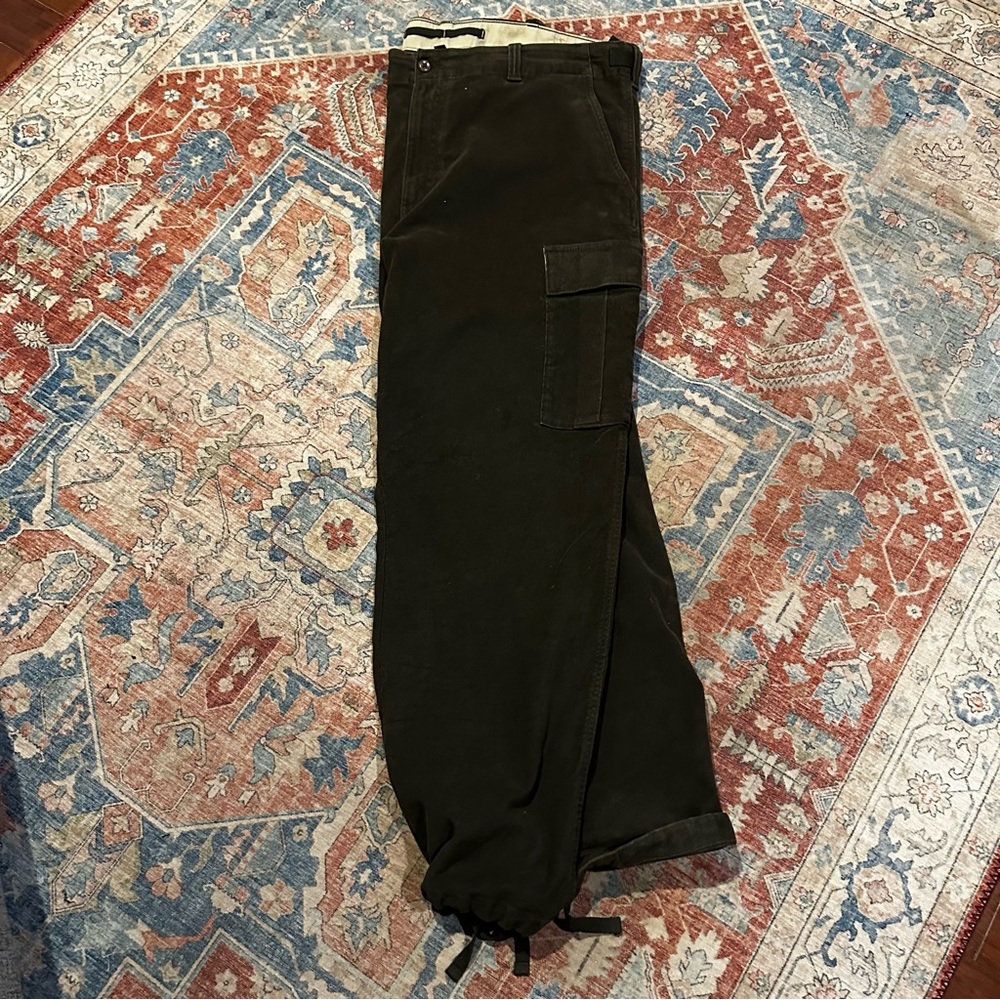 Banana Republic Traveler Jogger Cargo Pants.